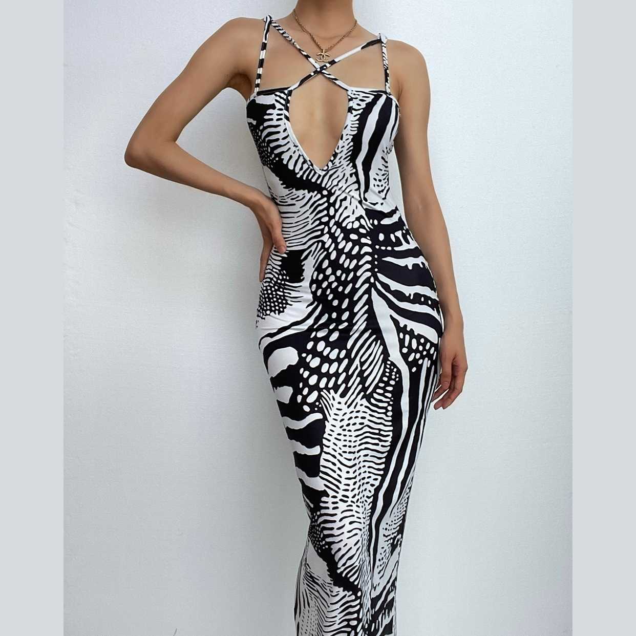 Contrast Print Backless Low Cut Maxi Dress - Y2K Aesthetic, Coquette Style, Grunge Vibes