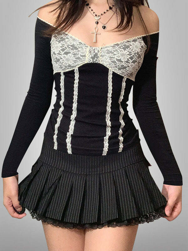 Girl In The Mirror V-neck Lace Top - Y2K Aesthetic Cute Crop Top for Coquette & Grunge Styles