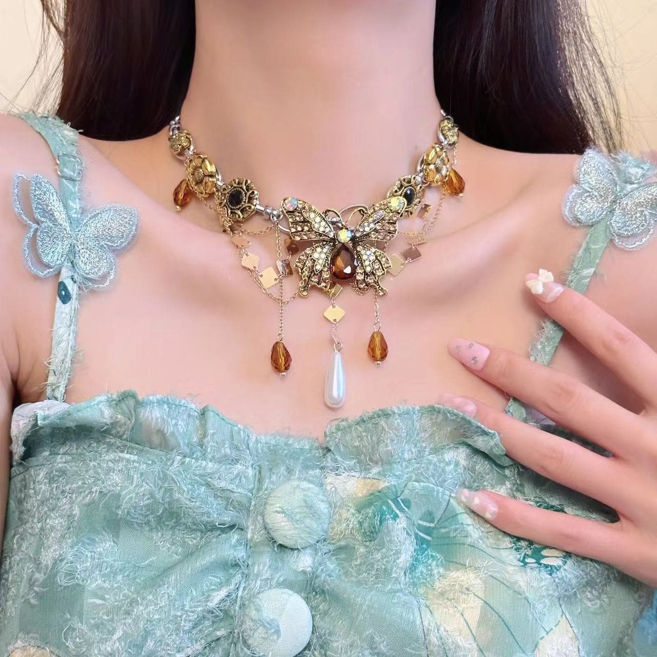 Gold Butterfly Choker Necklace - Y2K Aesthetic Metal Chain Jewelry for Cute Outfits
