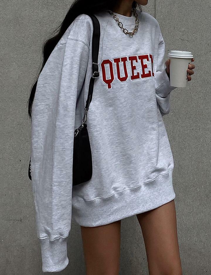 QUEEN Print Y2K Aesthetic Loose Pullover Sweatshirt - Comfy Grunge Style Top