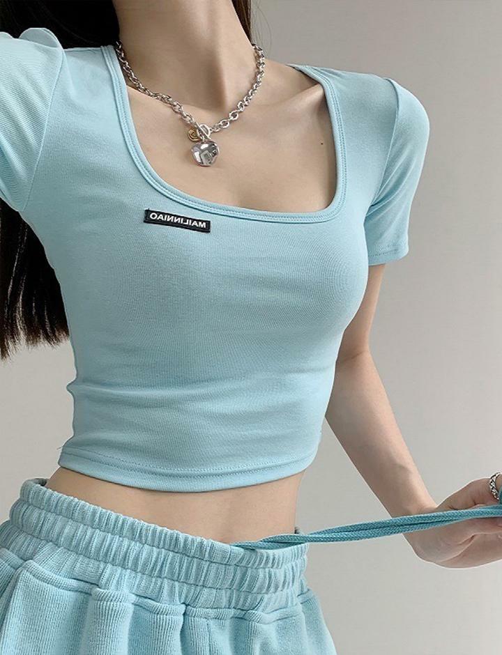 Y2K Coquette Aesthetic Square Neck Slim Fit Cropped T-Shirt for Cute Outfits & Grunge Style